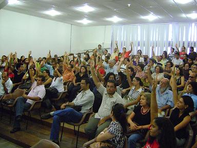 Assembléia aprova Estado de Greve